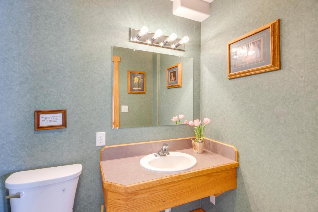 Photo of Others in Emigrant