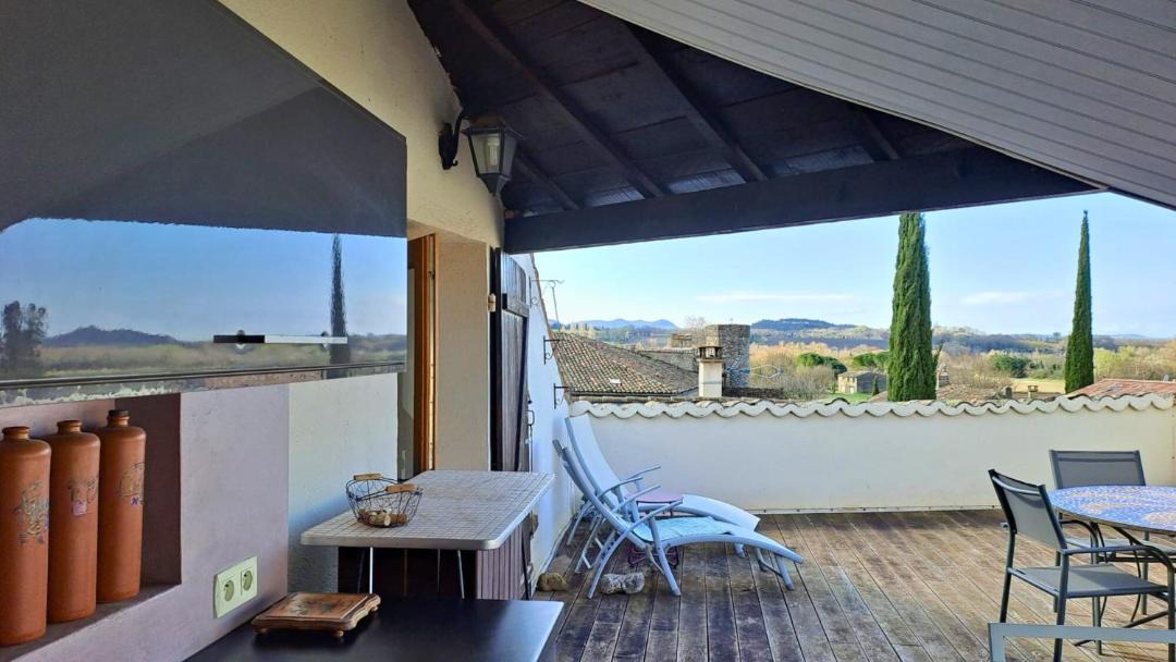 Photo of Patio Balcony in Manas