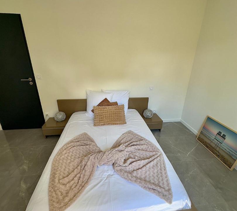 Photo of Bedroom in Charmes-sur-Rhone