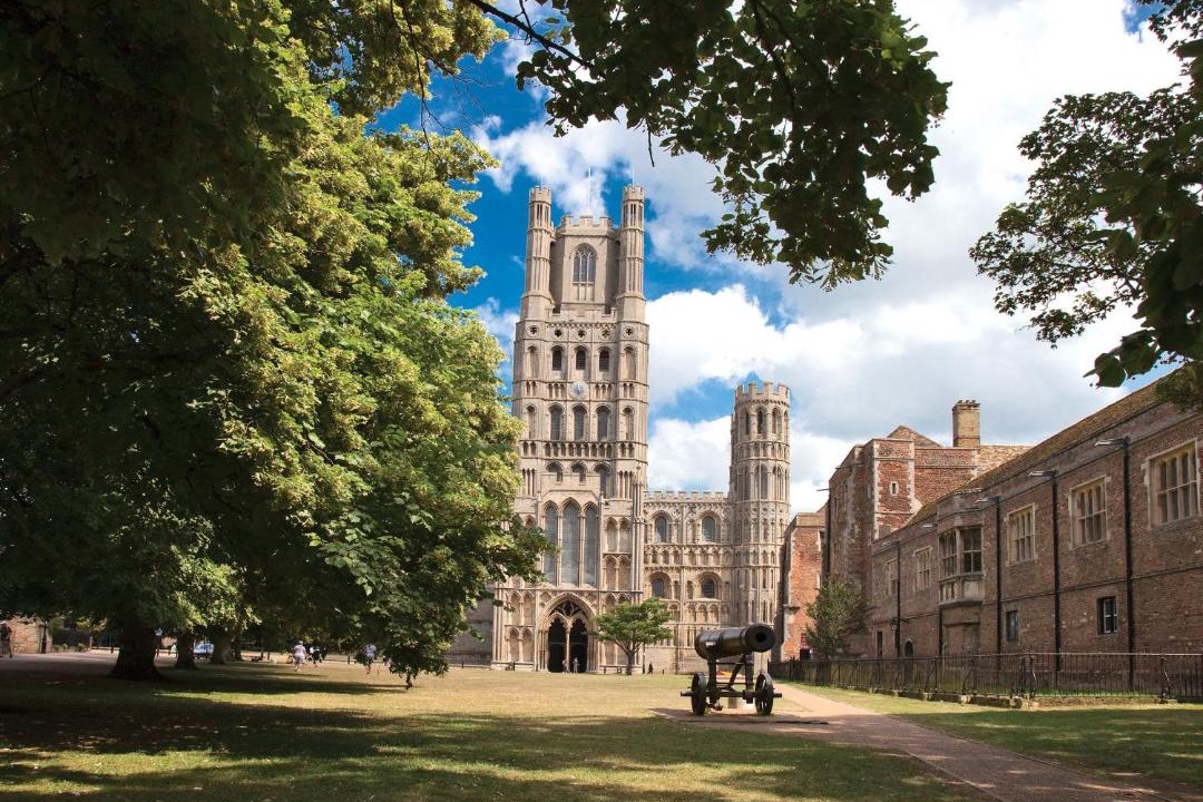 Photo of Buildings in Thistley Green