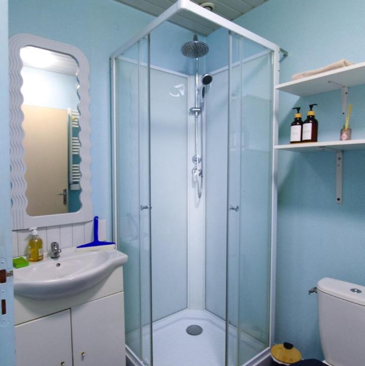 Photo of Bathroom in Flers