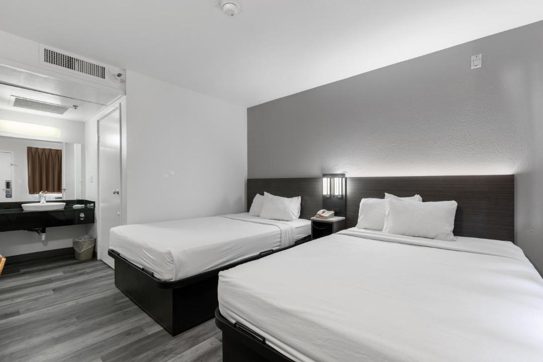 Photo of Bedroom in Lake