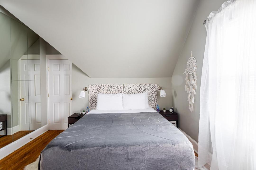 Photo of Bedroom in West End - West Side