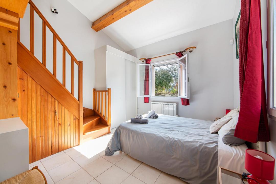Photo of Bedroom in Montmeyan