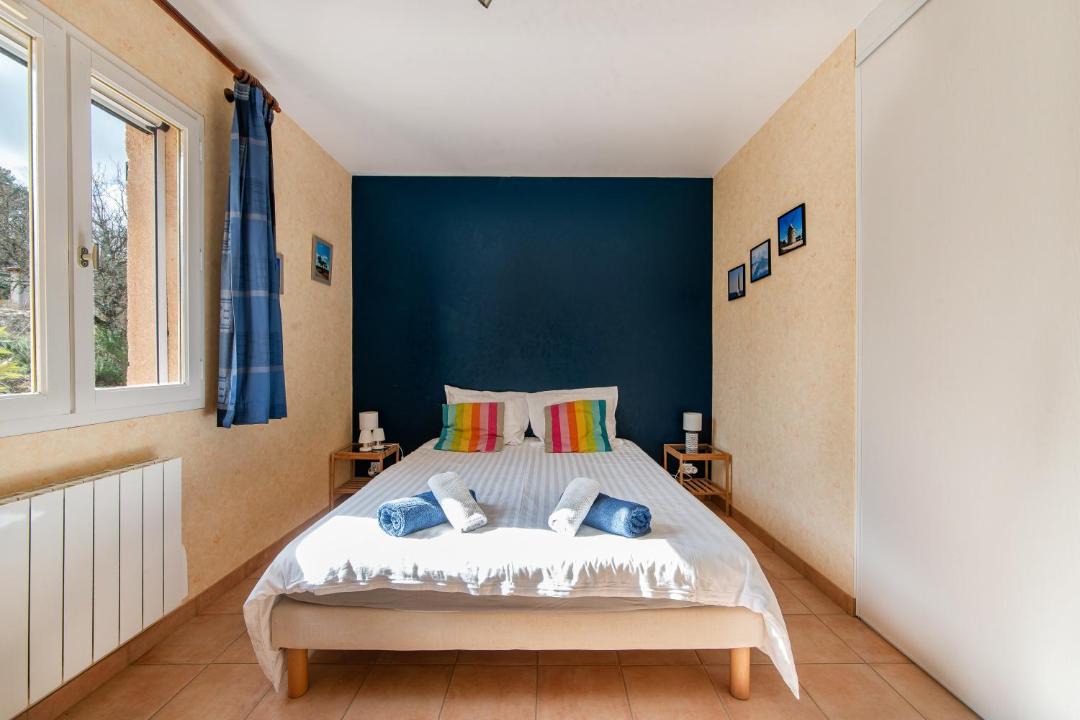 Photo of Bedroom in Montmeyan