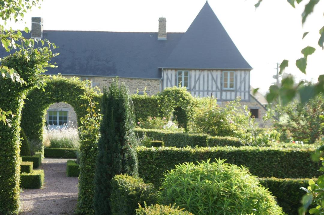 Photo of Others in Pontorson