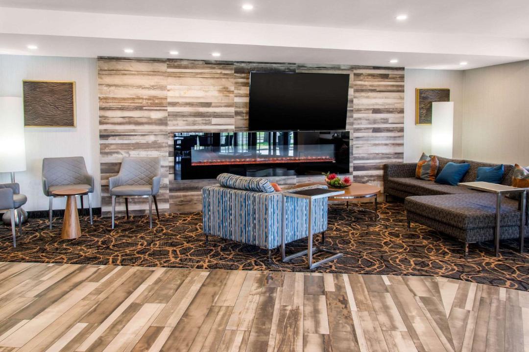Photo of Livingroom in Pointe Claire