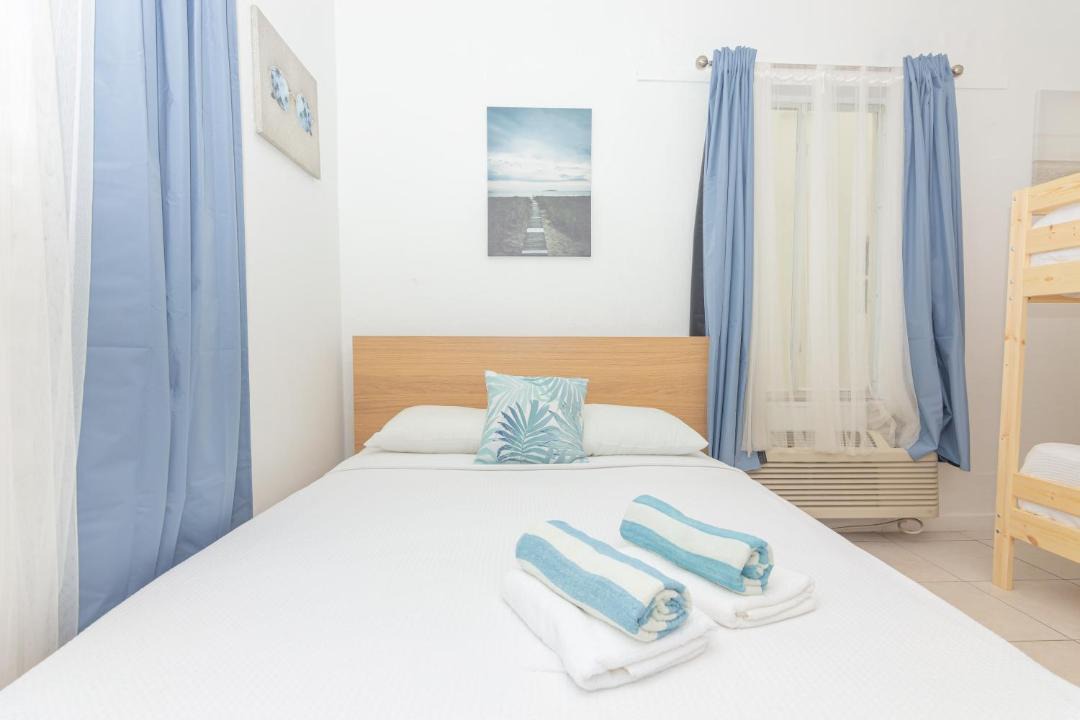 Photo of Bedroom in Mid Beach