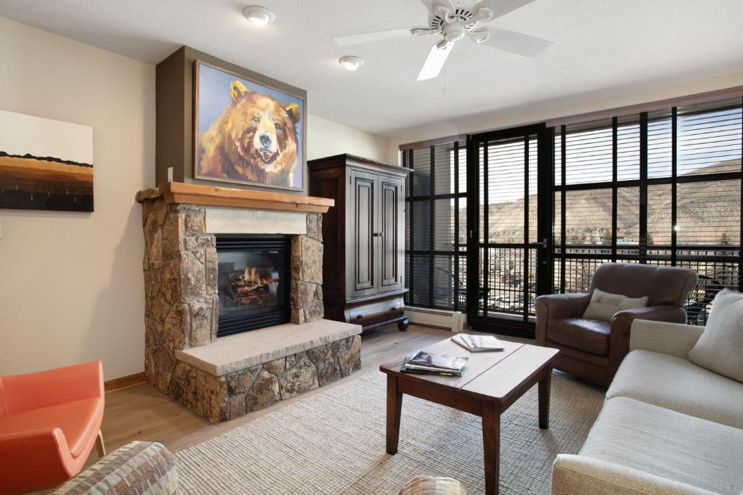 Photo of Livingroom in Avon