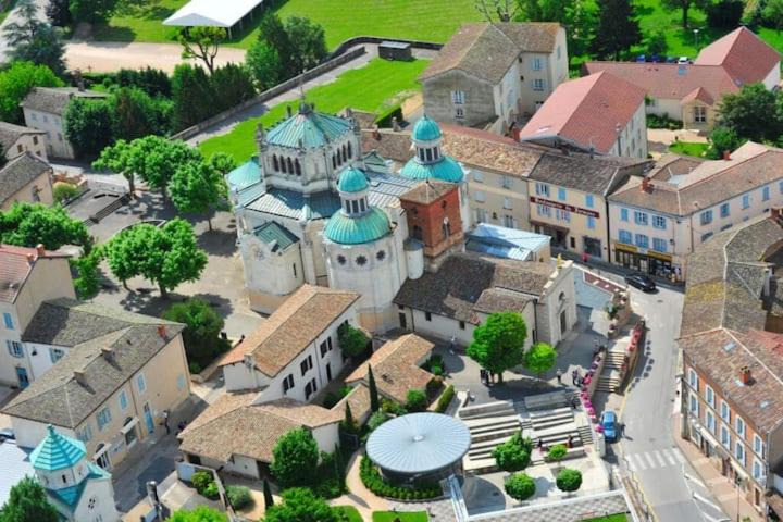 Photo of Buildings in Ars-sur-Formans