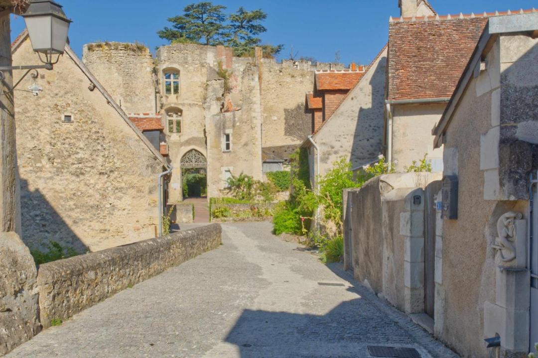 Photo of Buildings in Montresor