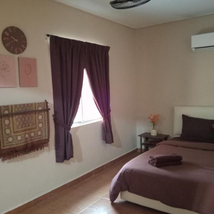 Photo of Bedroom in Kampung Telong