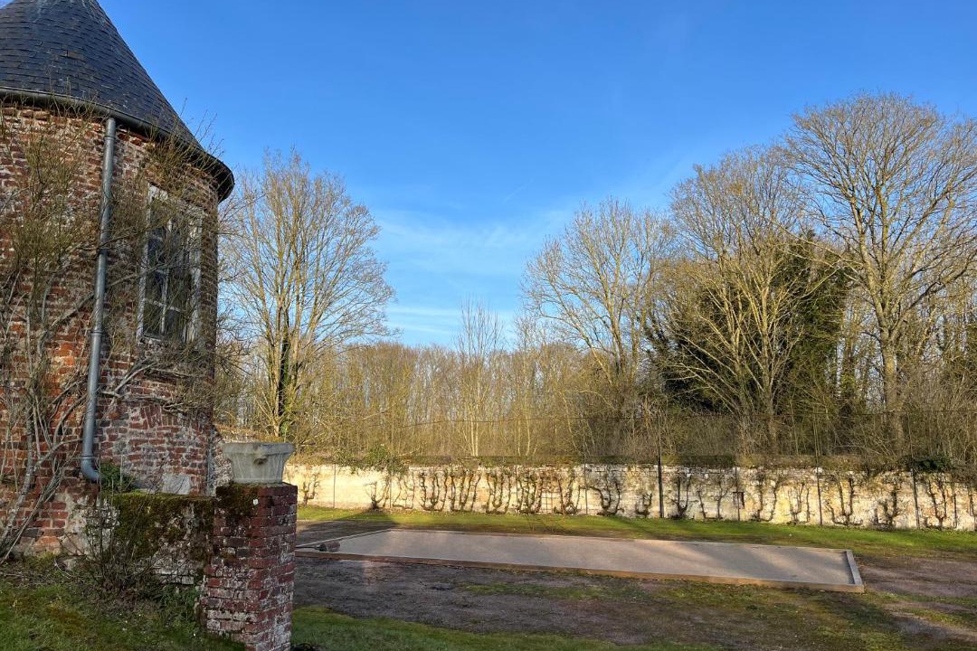 Photo of Others in Etrun