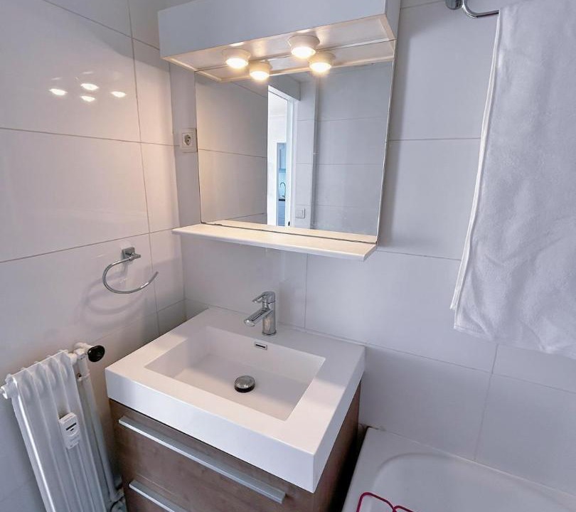 Photo of Bathroom in Python Duvernois