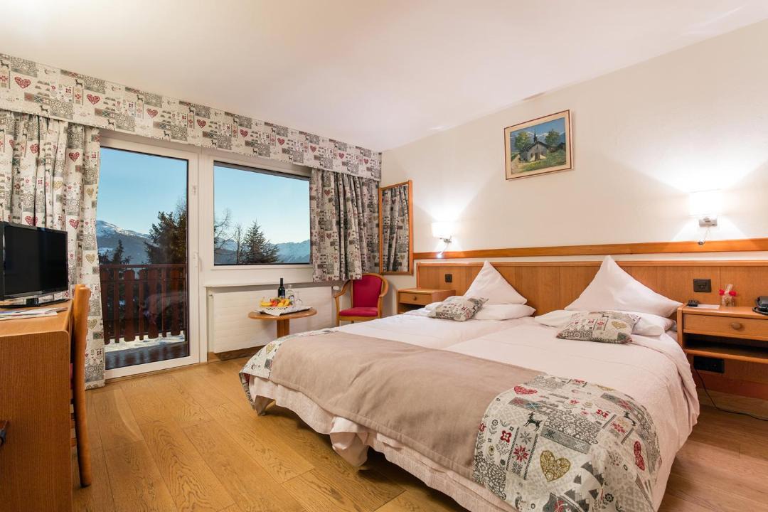 Photo of Bedroom in Noes
