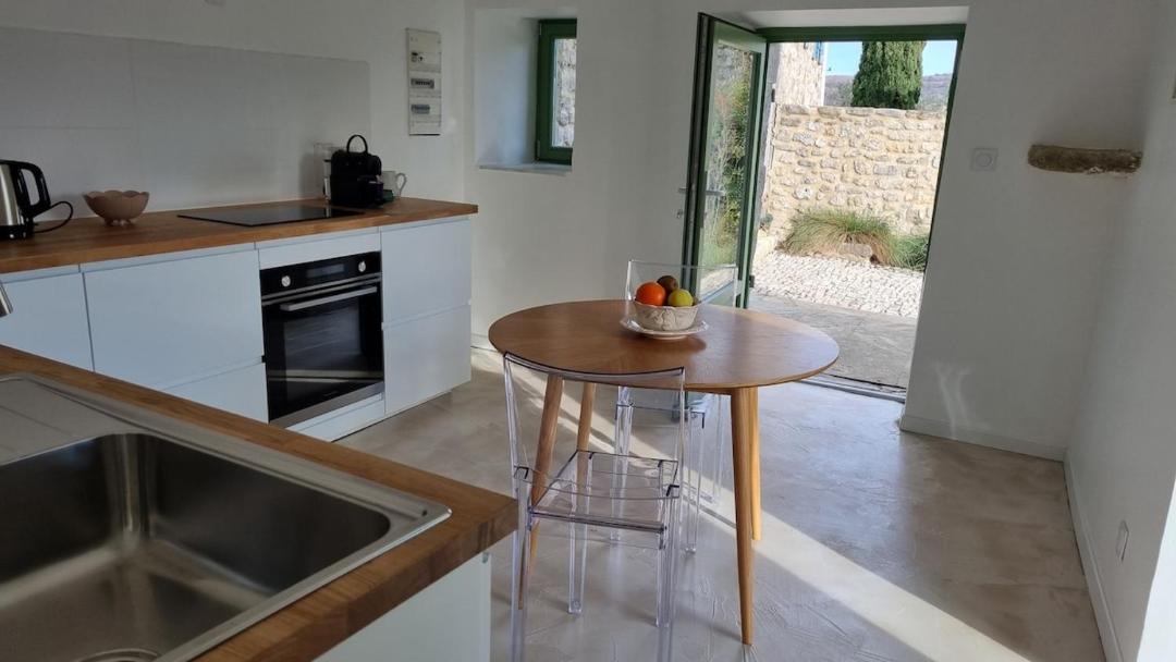 Photo of Kitchen in Valaurie