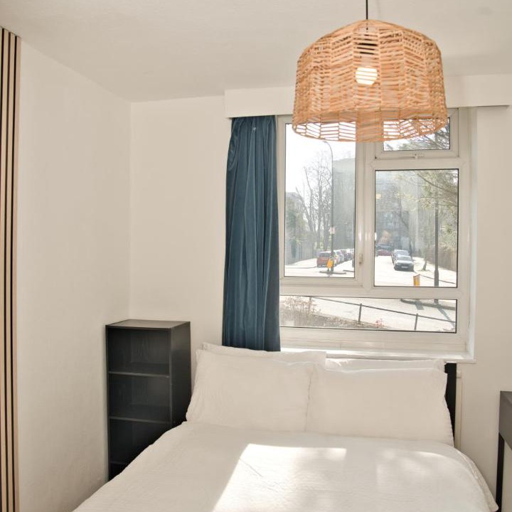 Photo of Bedroom in Swiss Cottage