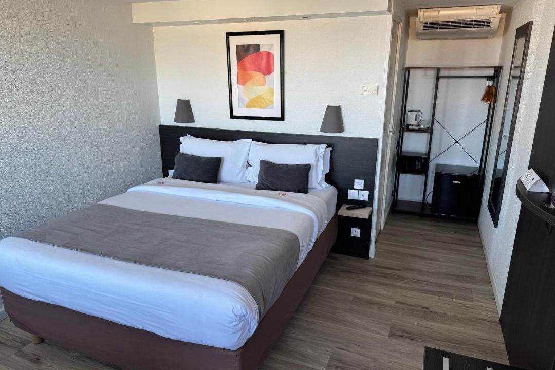 Photo of Bedroom in Lisieux