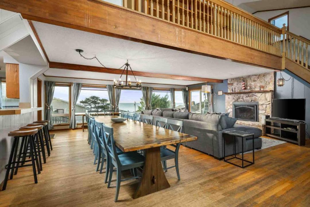 Photo of Others in Roads End