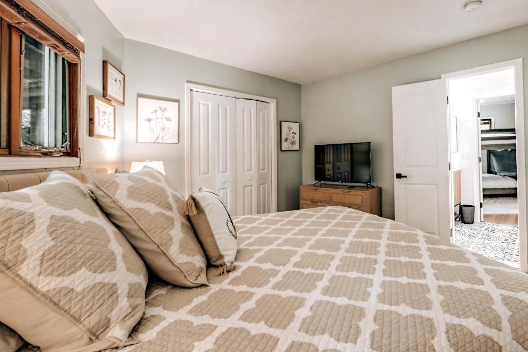 Photo of Bedroom in Dillard