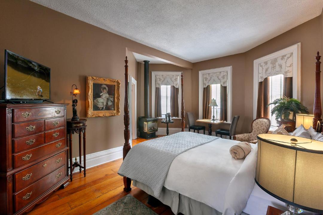 Photo of Bedroom in Fergus