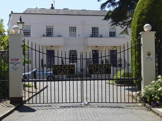 Photo of Others in Putney