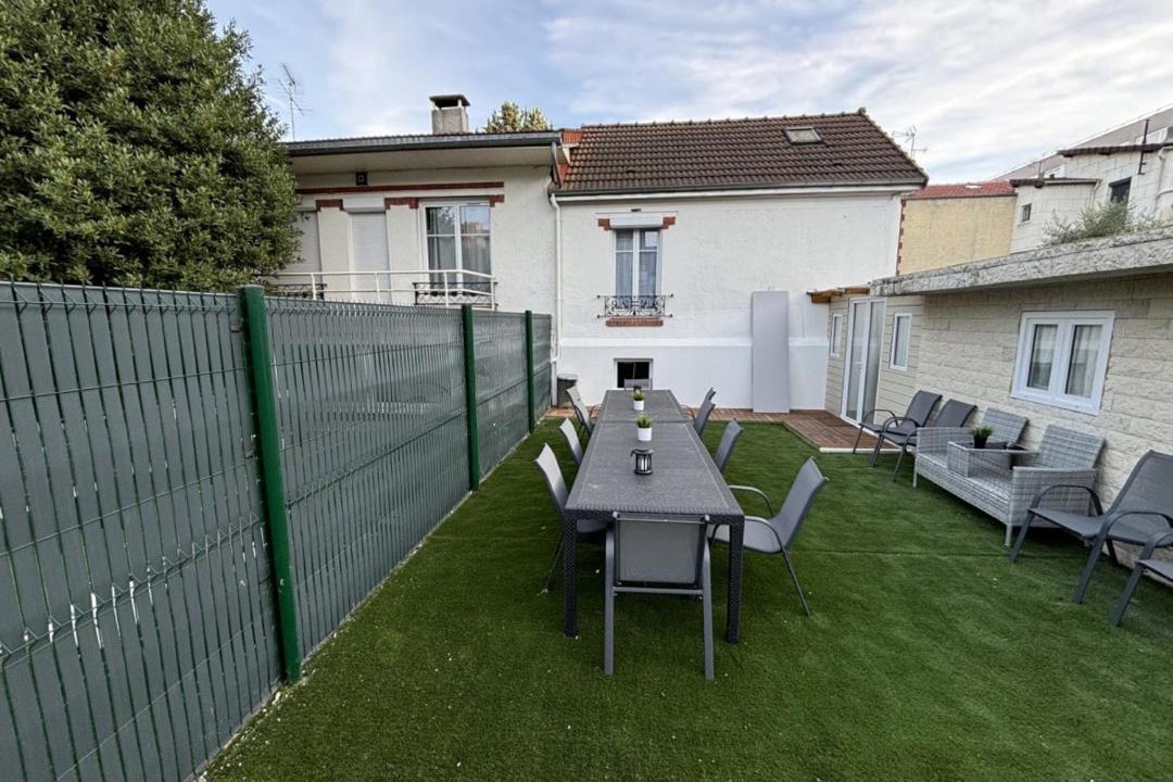 Photo of Others in Bagneux