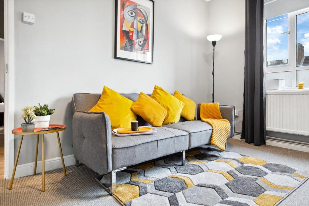 Photo of Livingroom in White City