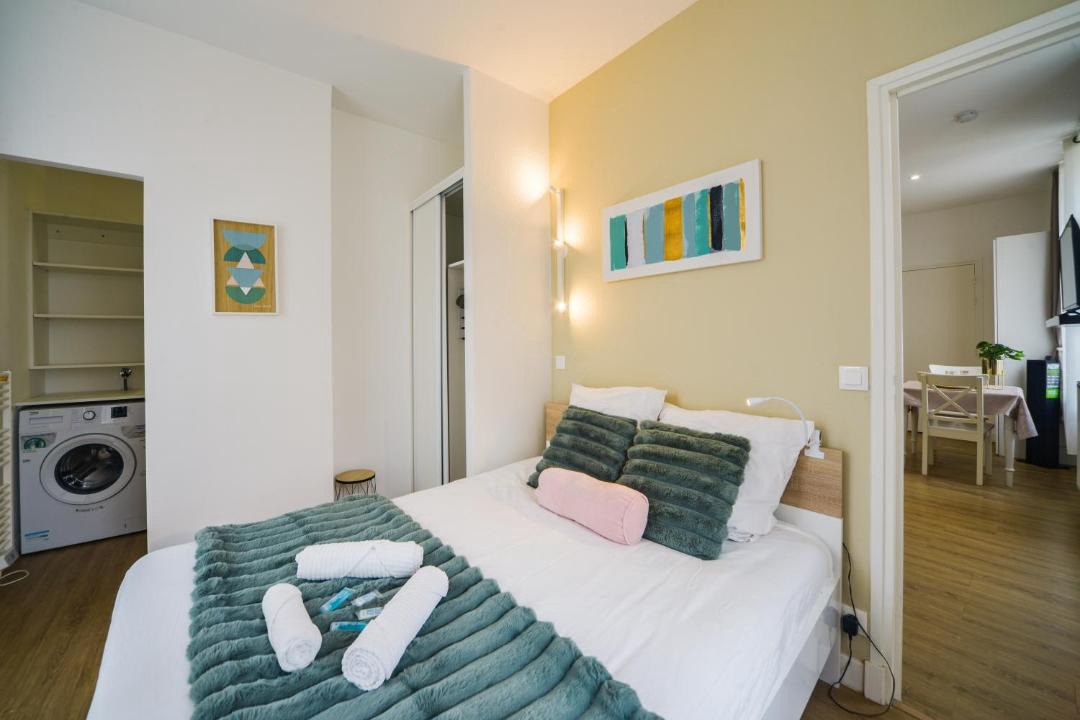 Photo of Bedroom in Ballan-Mire