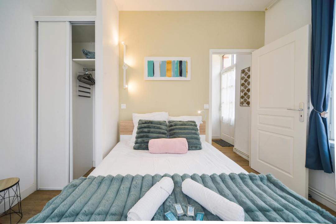 Photo of Bedroom in Ballan-Mire