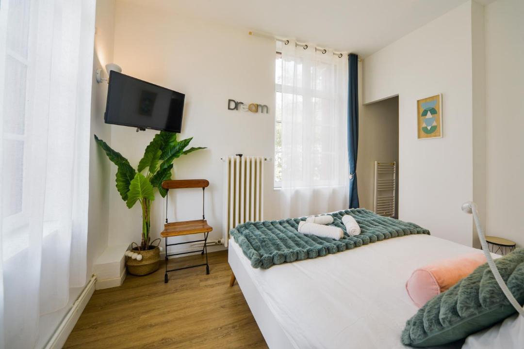 Photo of Bedroom in Ballan-Mire