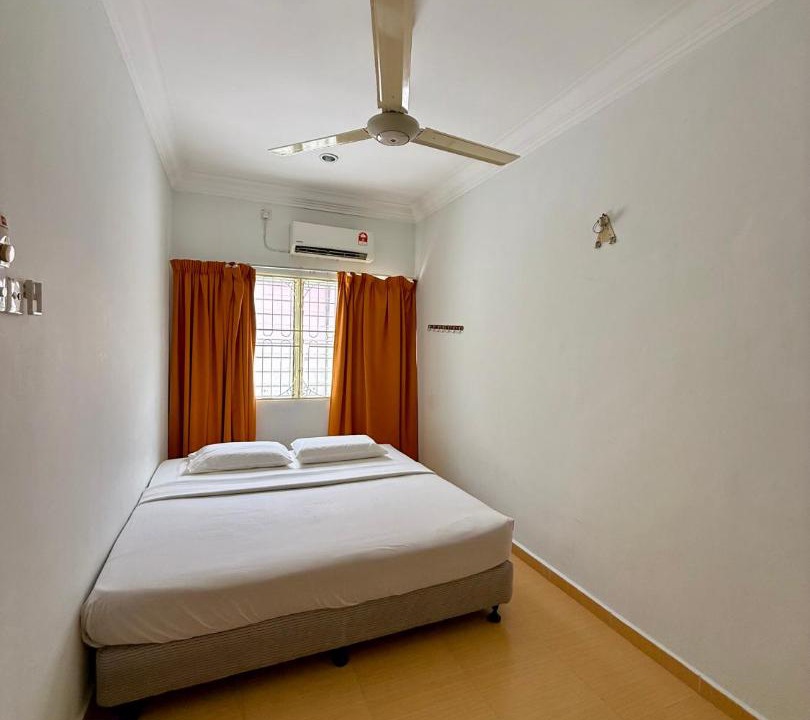 Photo of Bedroom in Taman Tab