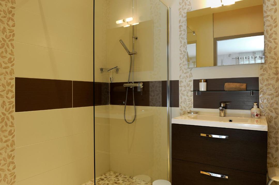 Photo of Bathroom in Creney-pres-Troyes