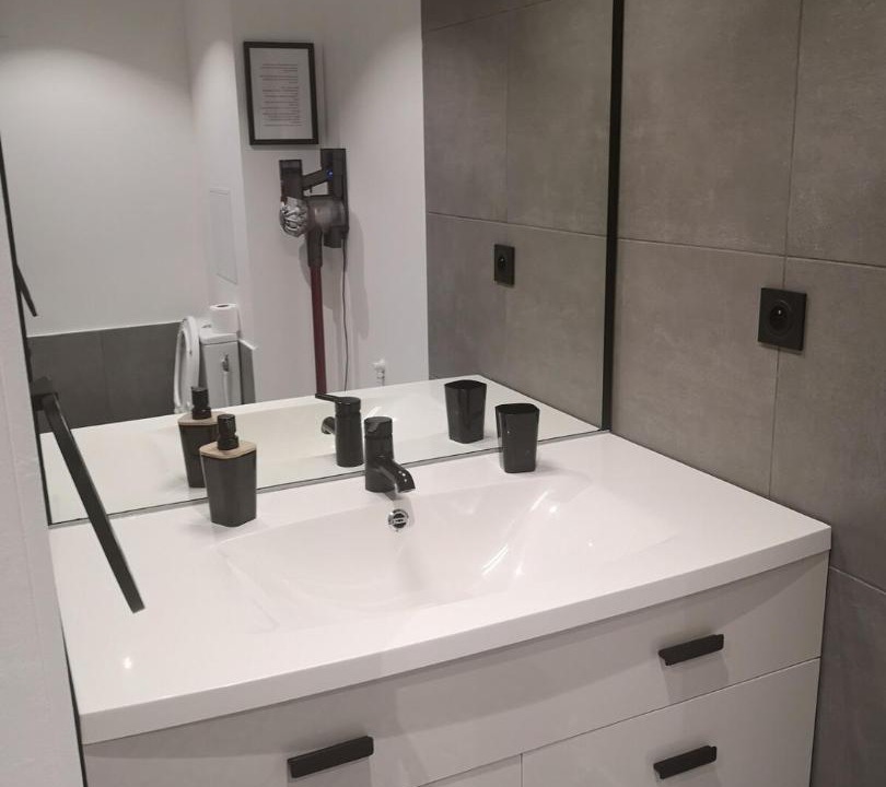 Photo of Bathroom in Condrieu