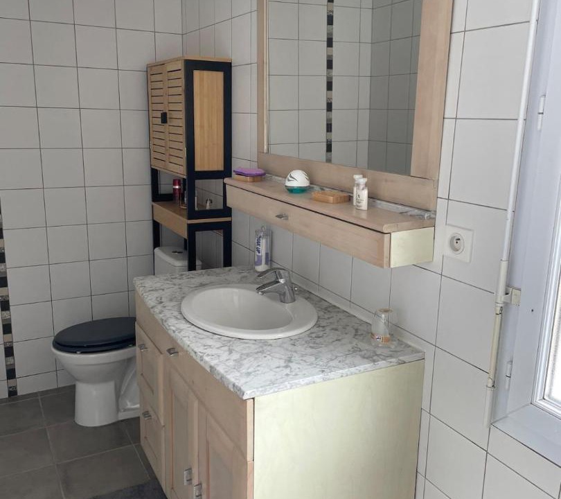 Photo of Bathroom in Cuts