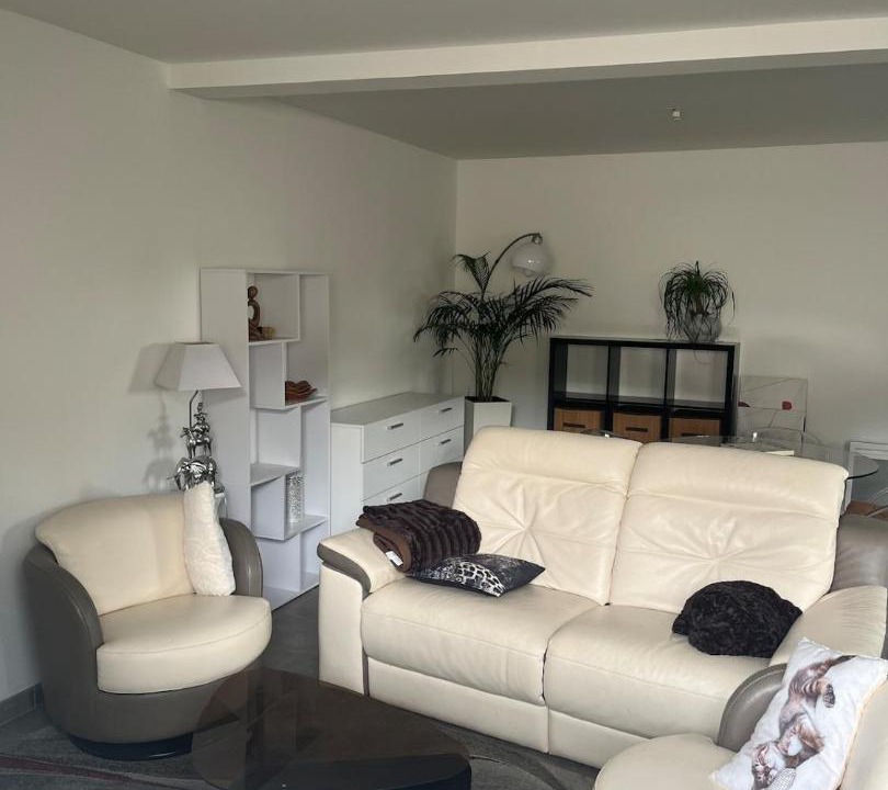 Photo of Livingroom in Cuts