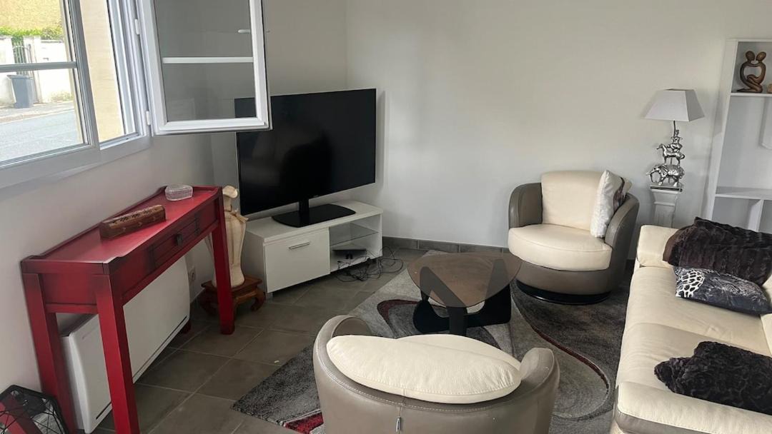 Photo of Livingroom in Cuts