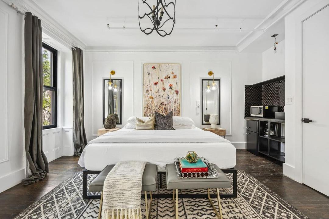 Photo of Others in Hamilton Heights