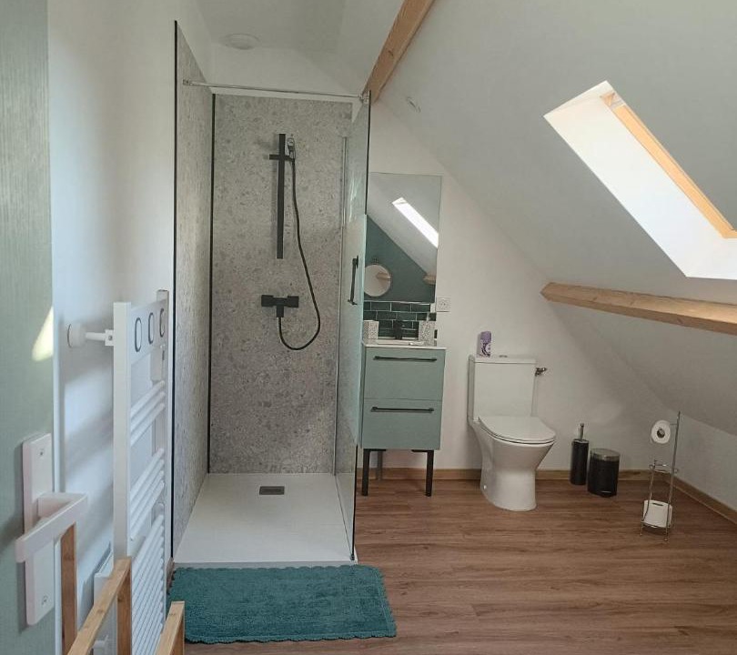 Photo of Others in Alembon