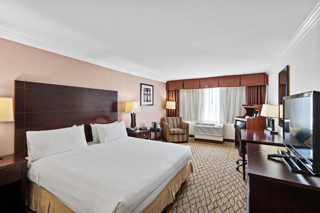 Photo of Bedroom in Fort Lee