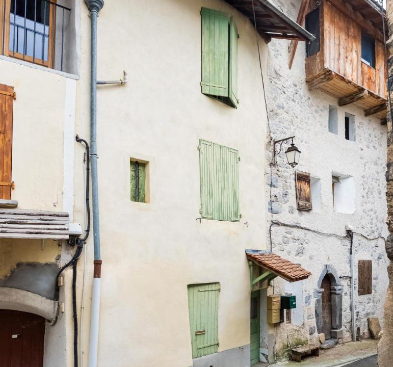 Photo of Buildings in Seyne