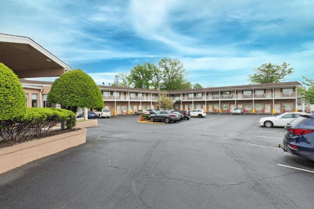 Photo of Others in Edison