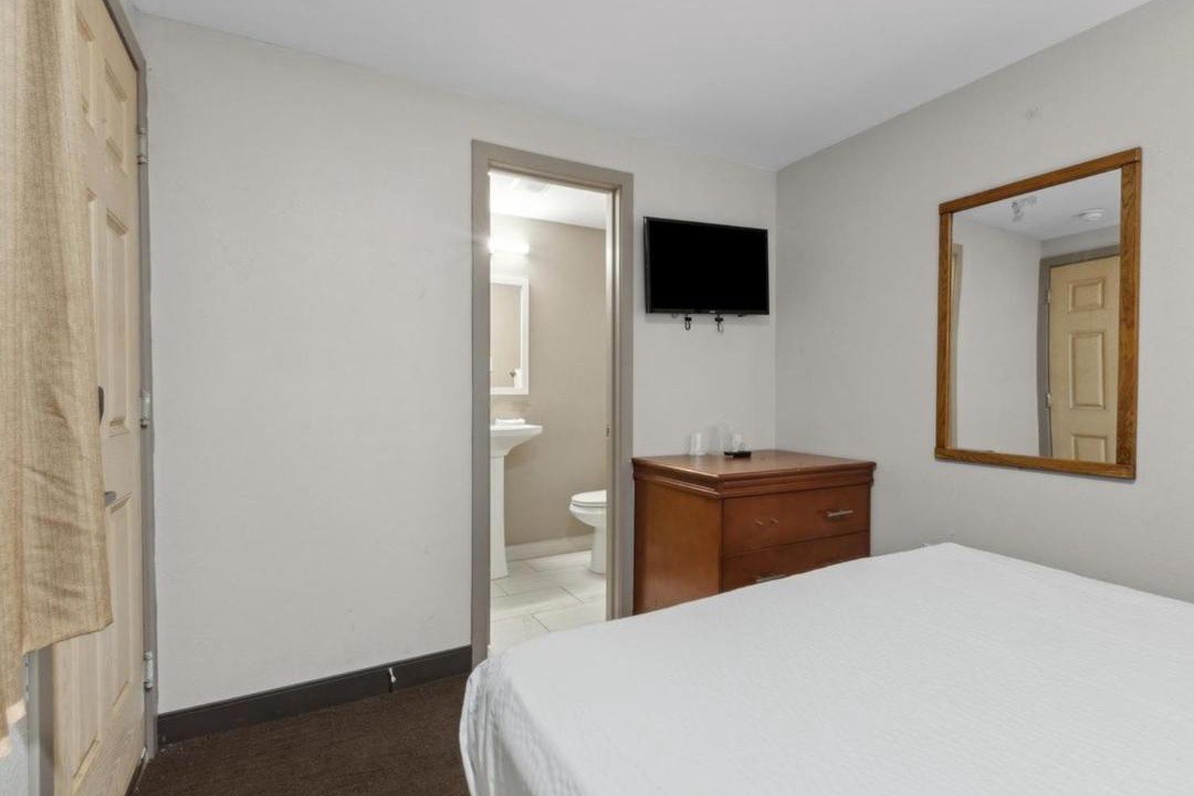 Photo of Bedroom in Edison