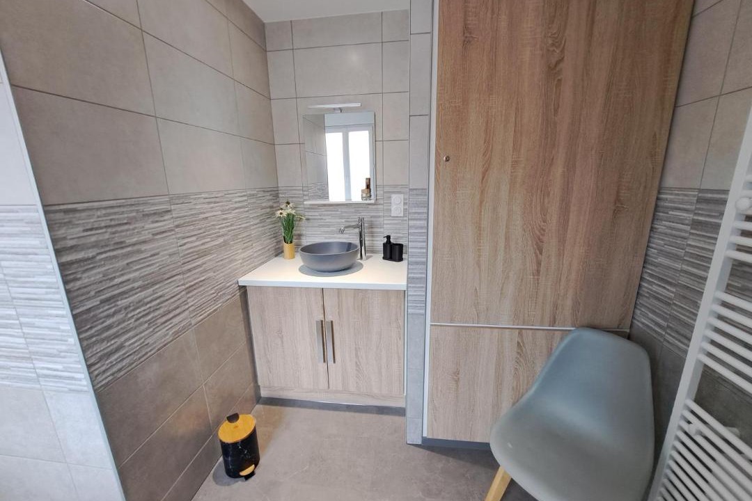 Photo of Bathroom in Rollot