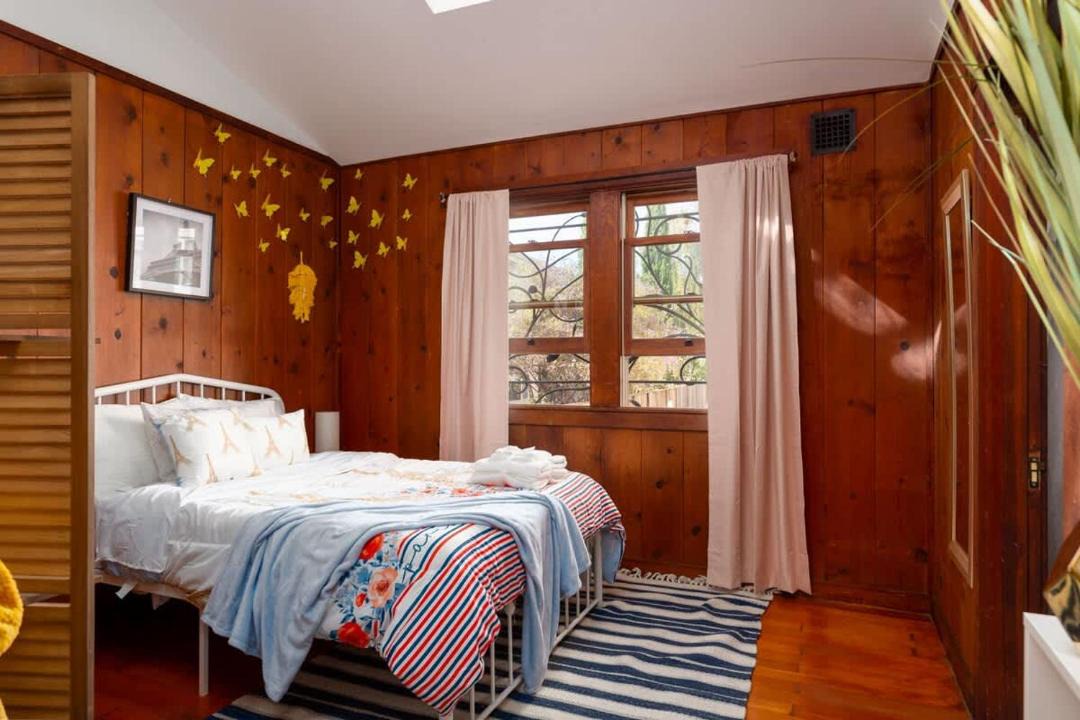 Photo of Bedroom in Downtown Berkeley