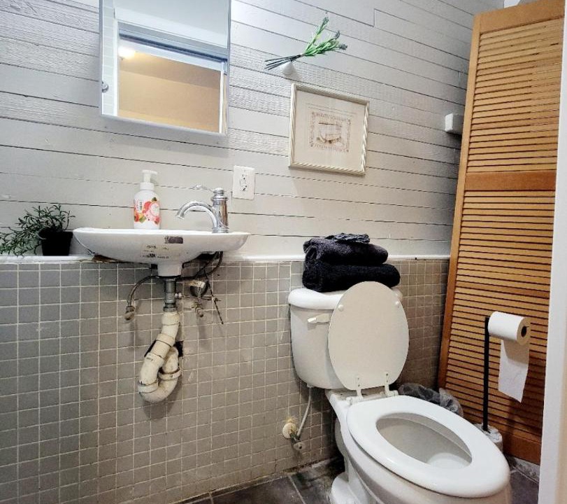 Photo of Bathroom in Downtown Baltimore