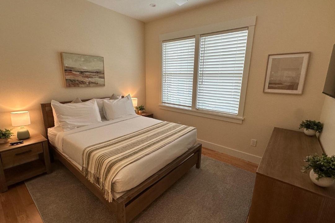 Photo of Bedroom in Off Broadway