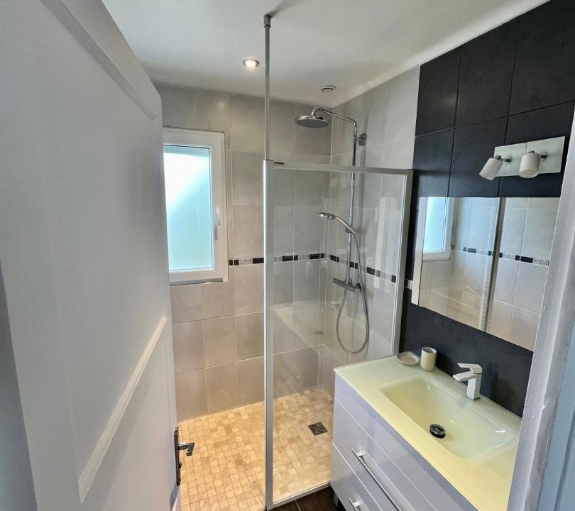 Photo of Bathroom in Chablis