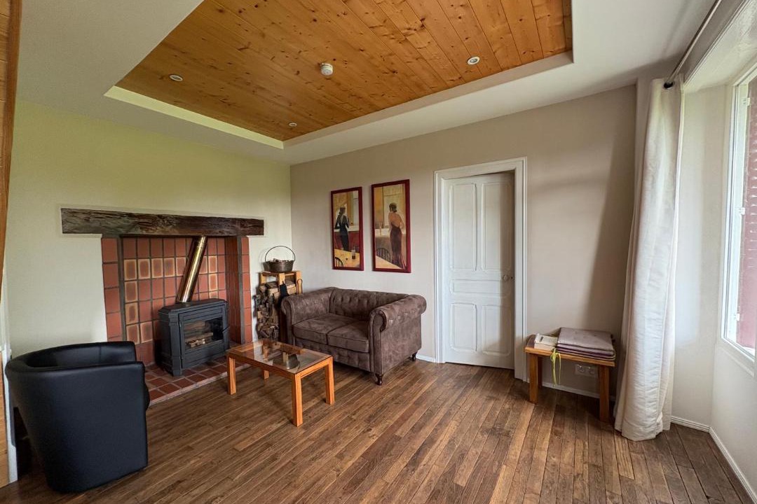 Photo of Others in Saint-Solve