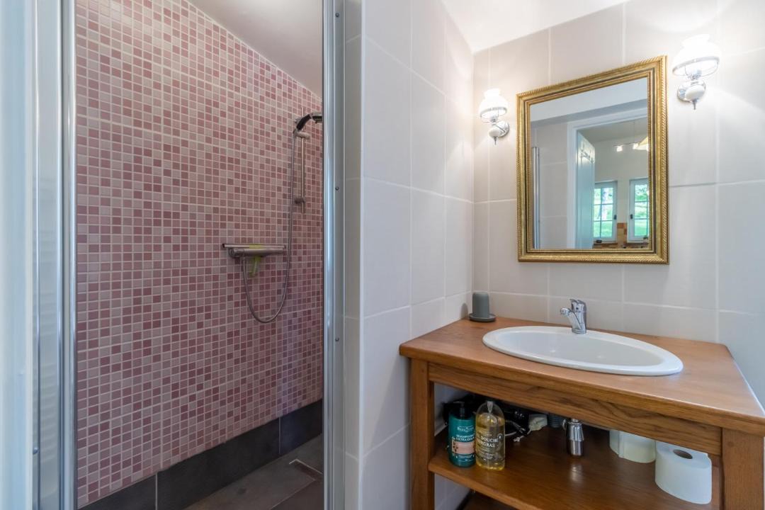 Photo of Bathroom in Saint-Cernin-de-lHerm